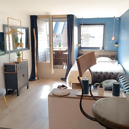 Neuf Vue Marina Apartment *